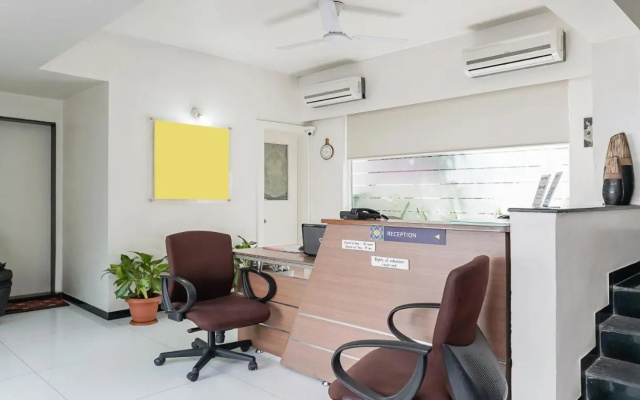 Treebo Trend Brooks Manor – Lobby – Pune