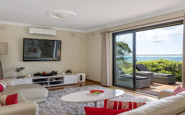 Poolside Getaway Dromana
