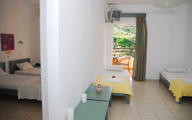 Elpis Studios & Apartments