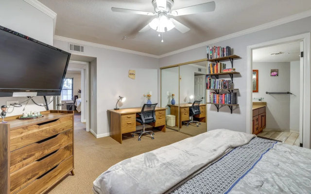 Walk to Park: Scottsdale Condo w/ Community Pool!