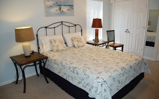 Colony Club M5 condo