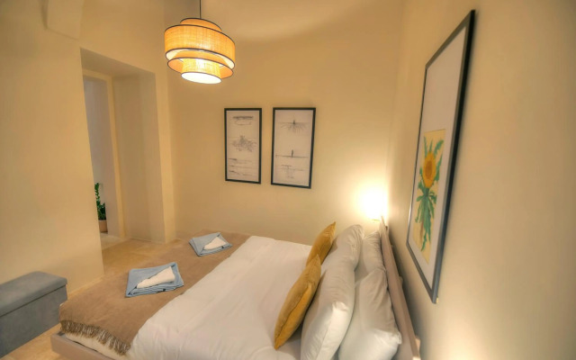 136 - Stylish & traditional 1 bedroom apartment