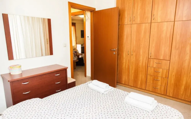 Spacious Apartment in Neos Kosmos