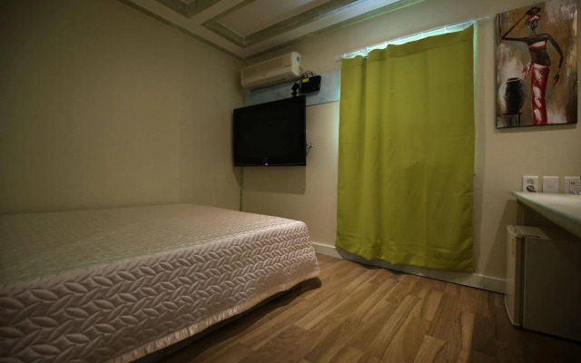 Geogi Motel