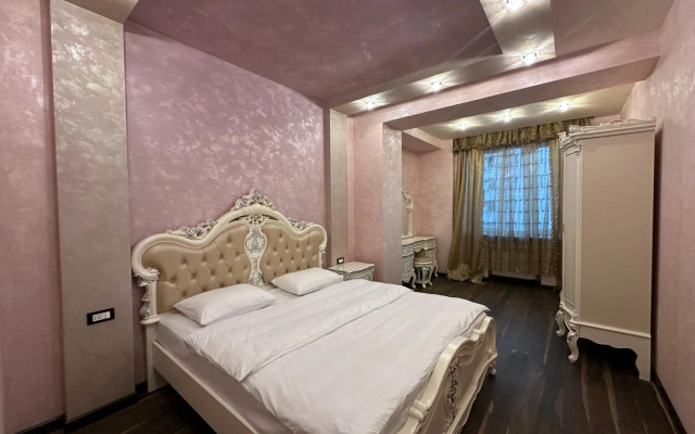 Northern Avenue 2 bedroom Luxury apartment HH777