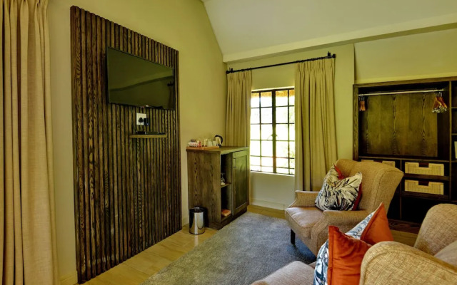African Hills Safari Lodge & Spa