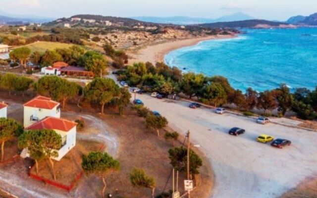 Romanos Beach Villas