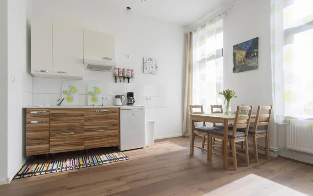 Studio Apartment Niemetzstr 51
