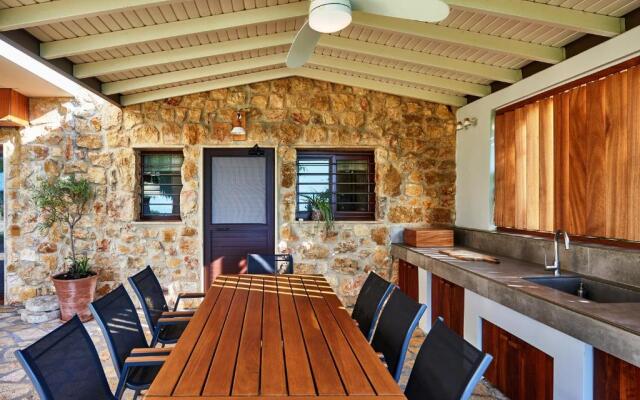 DEVELIKIA PRIVATE VILLA 3- Ierissos