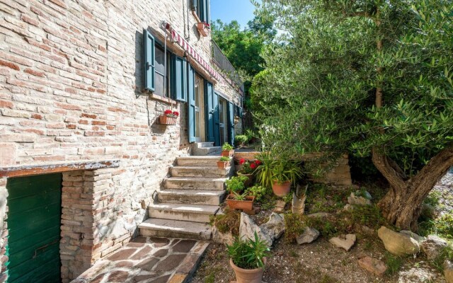 Stunning Home in Monteguiduccio With 3 Bedrooms