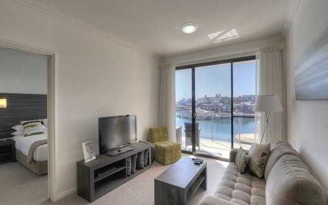 Dolphin Quay Apartment Hotel