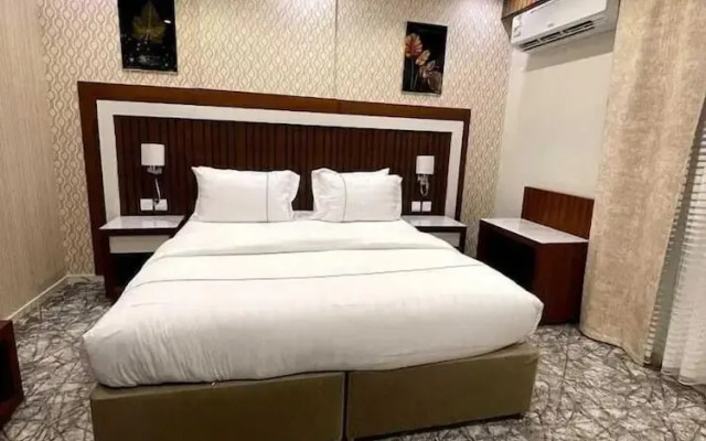 Hyatt town 1