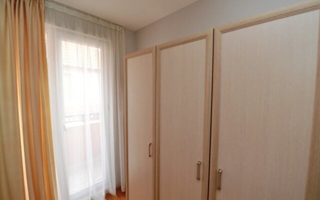 Riviera Garden Apartments