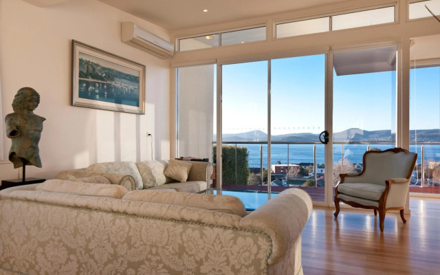 Sandy Bay Sensation