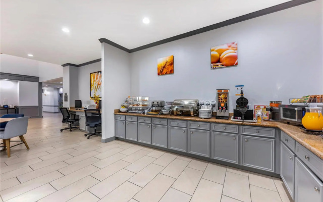 Comfort Inn & Suites