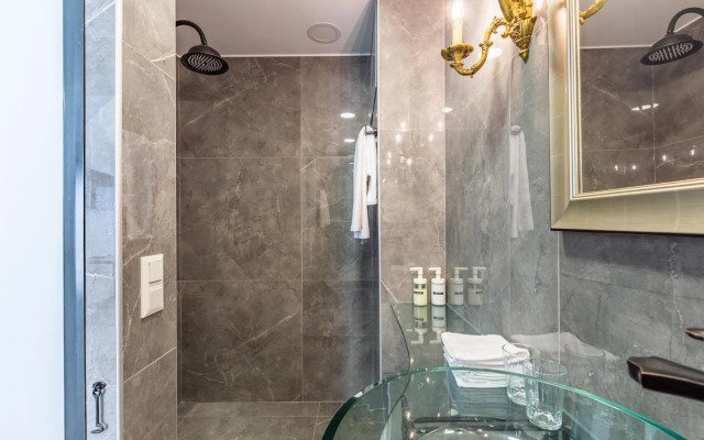 Villa Pera Suite Hotel