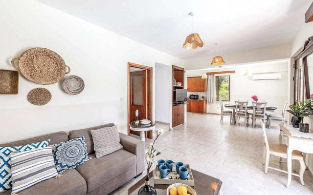 Villa Solon in Polis