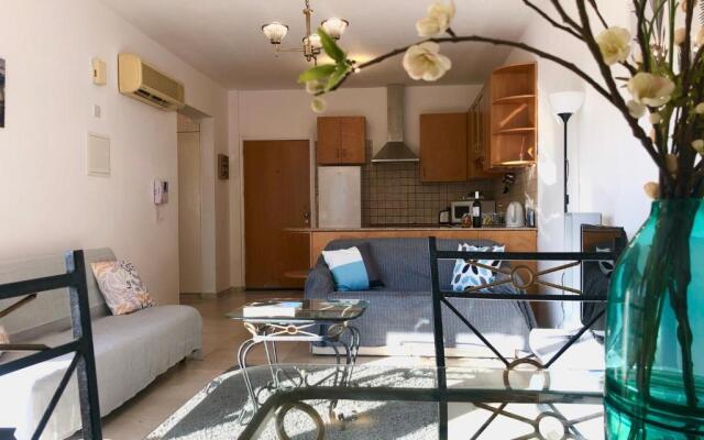 1 bedroom flat, prime location near sea, sleeps 4