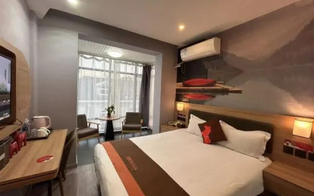 Junyi Hotel (Shanghai Packaging City)
