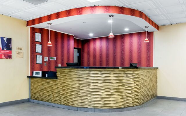 Quality Inn & Suites Charleston - Civic Center