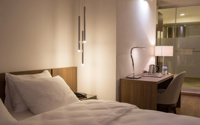 TN & CO Hotel