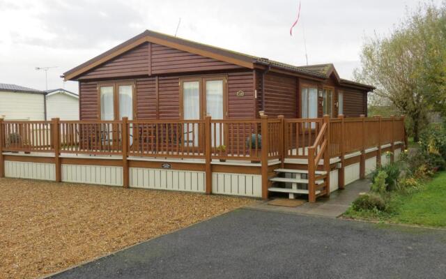 Jolie, Lodge on Manor Park