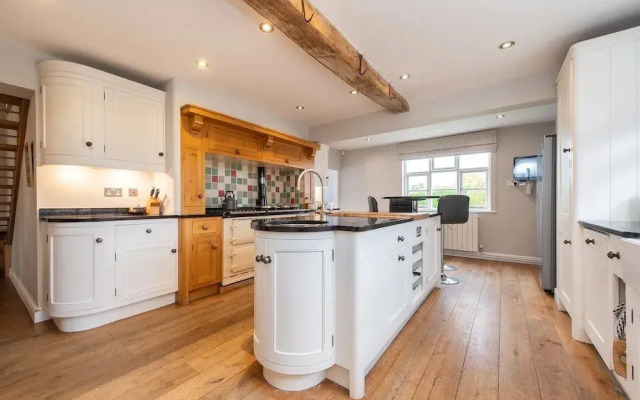 Bank Farm House Stunning House & Gardens