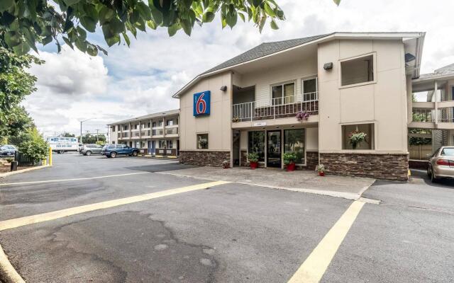 Motel 6 McMinnville