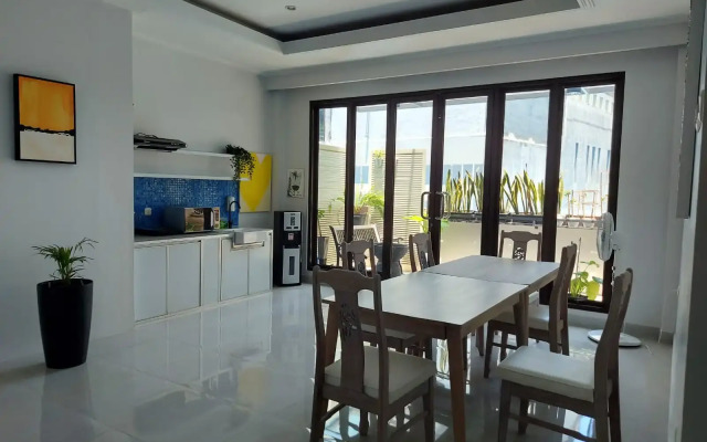 Atap Biru Residence