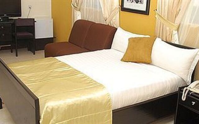 Court Gardens Hotel