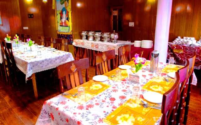Hotel Khakshal Chubi