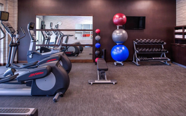 Courtyard by Marriott Detroit Farmington