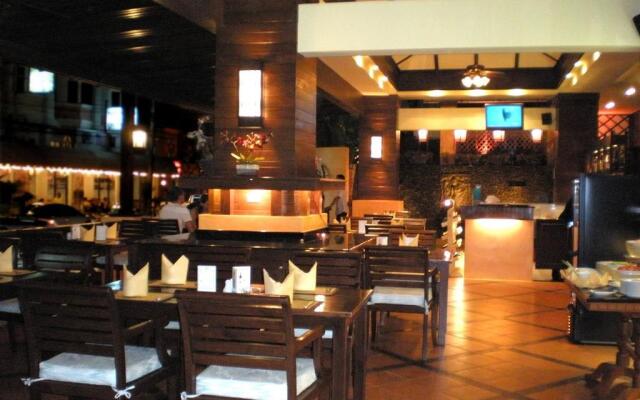 Rattana Beach Hotel