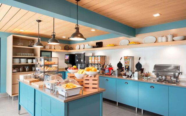 Country Inn & Suites by Radisson, Minneapolis West, MN