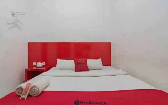 RedDoorz @ Galuh Mas