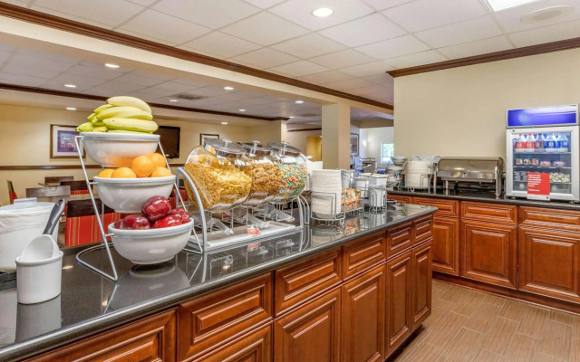 Comfort Suites - Near The Galleria