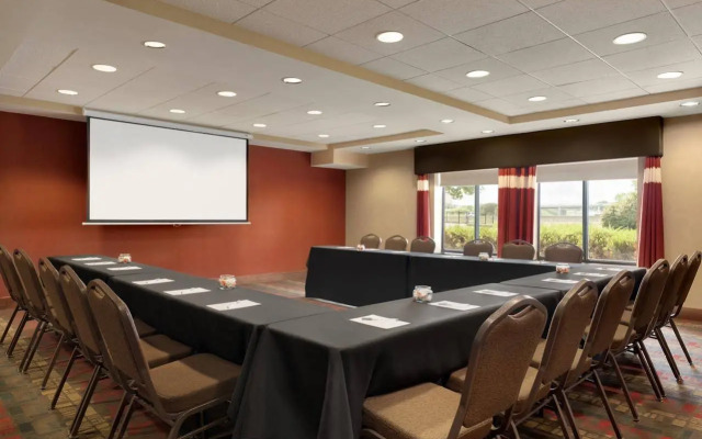 Hampton Inn West Des Moines Lake Drive