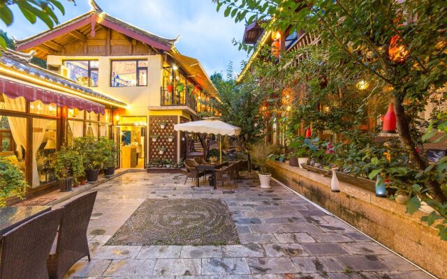 C'est La Vie Boutique Inn