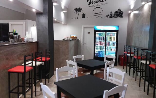 Sunrise Studios Perissa