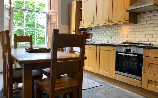 4 Bed Apartment, Sleeps 8-10