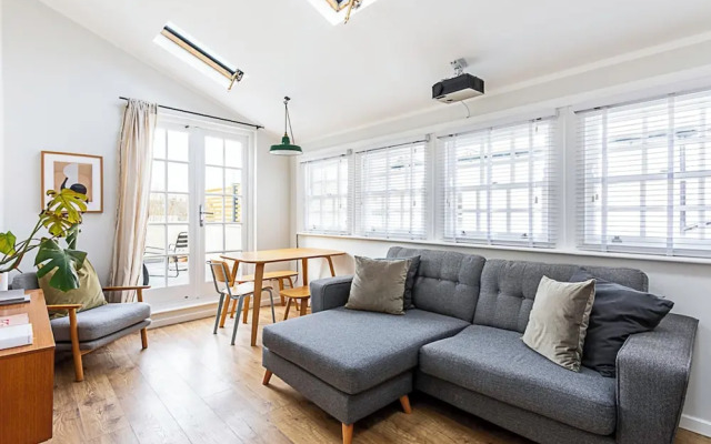 Gorgeous Hoxton Flat