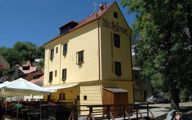 Penzion na Ostrově