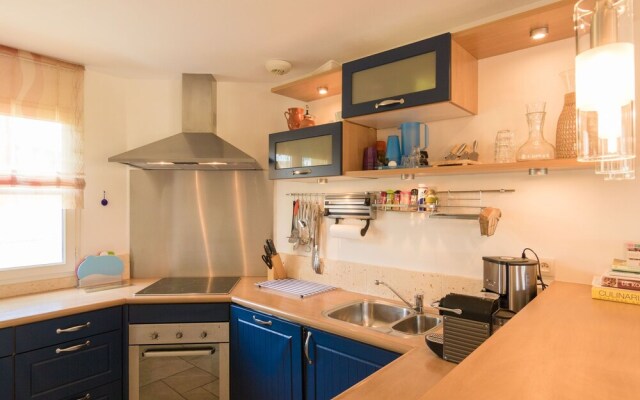 Luxurious Villa in Rouzede with Private Pool