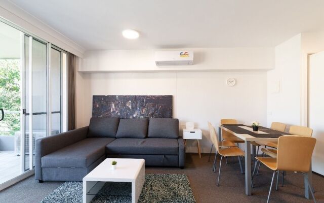 Good location apartment darling harbour