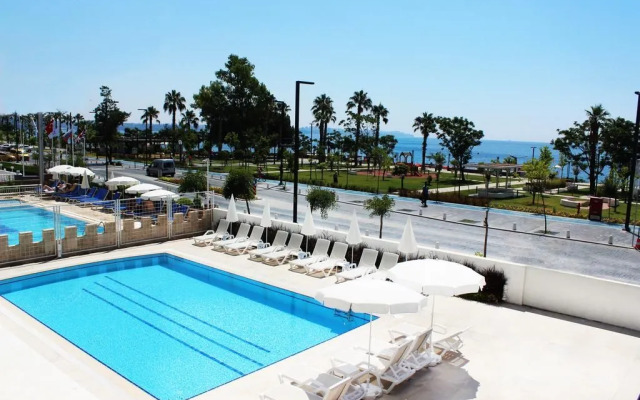 Reo Hotel & Spa