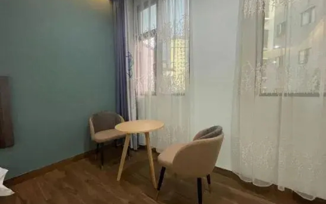 Maitreya Spades Hotel (Huquan Ecological Park Honghe Water Town Branch)