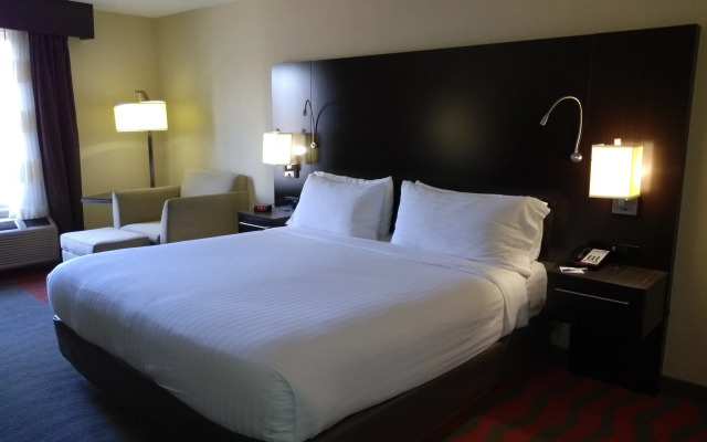 Holiday Inn Express & Suites Waterford
