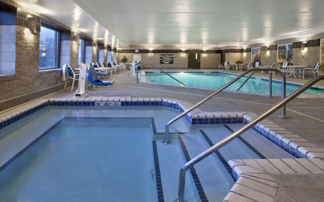 Holiday Inn Express Hotel & Suites Minneapolis-Minnetonka by IHG