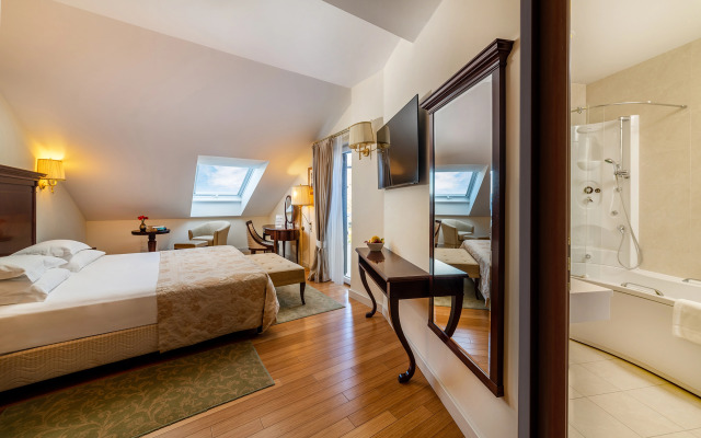 Hotel President Solin