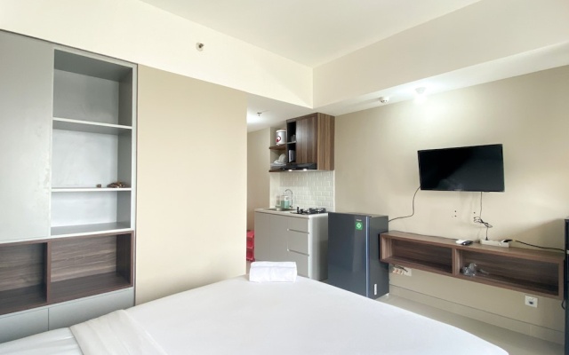 Well Furnished and Cozy Studio at LRT City Jatibening Apartment – Guest Rooms – Bekasi